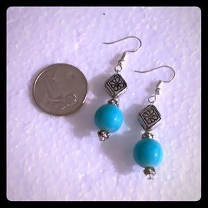 NWT Hand beaded blue & silver beaded earrings